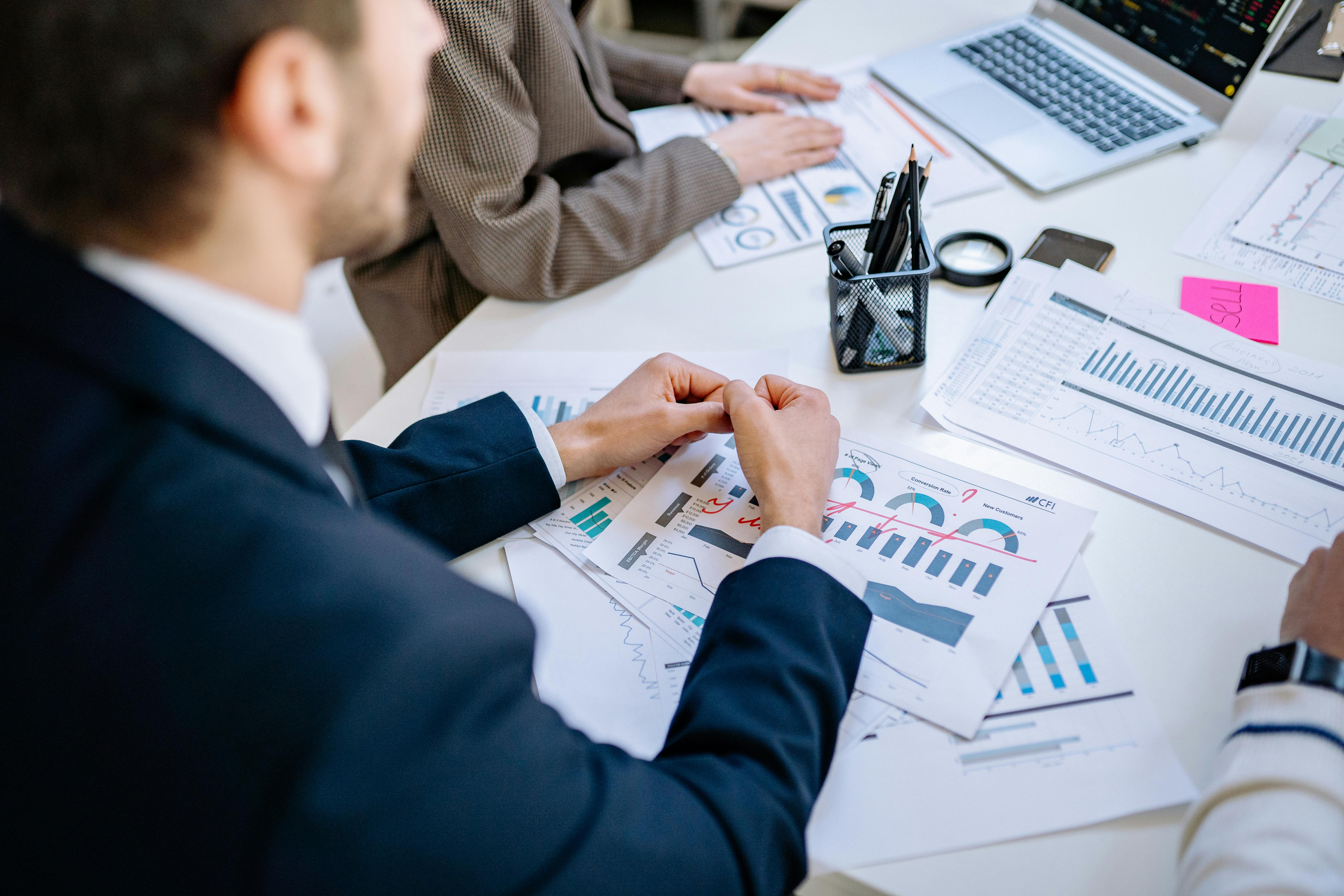 Financial advisory at work